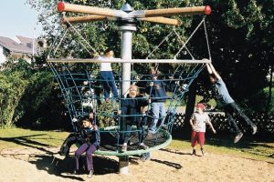 Basket Spinner Climbing Roundabout playground equipment for teens